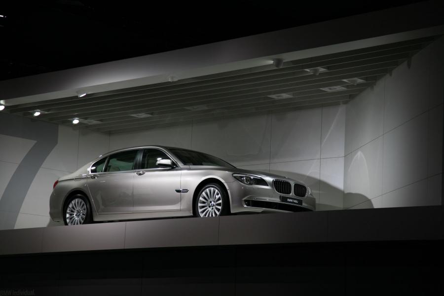  BMW 7-Series 2009 года  (фото 127 из 167)